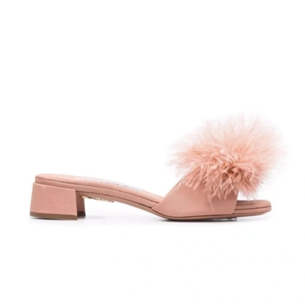 Aquazzura questions leave